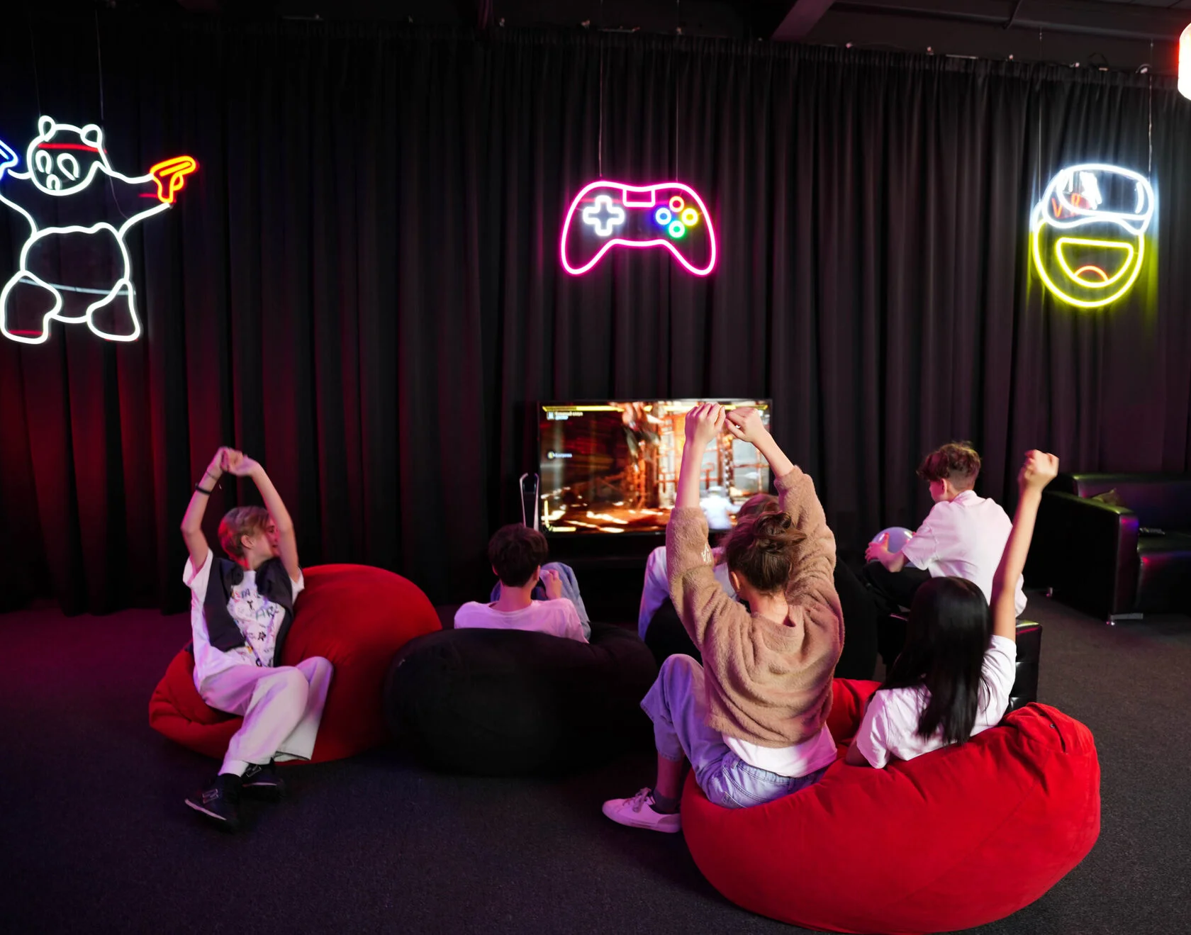 Pointe Noir Gaming members in the lounge
